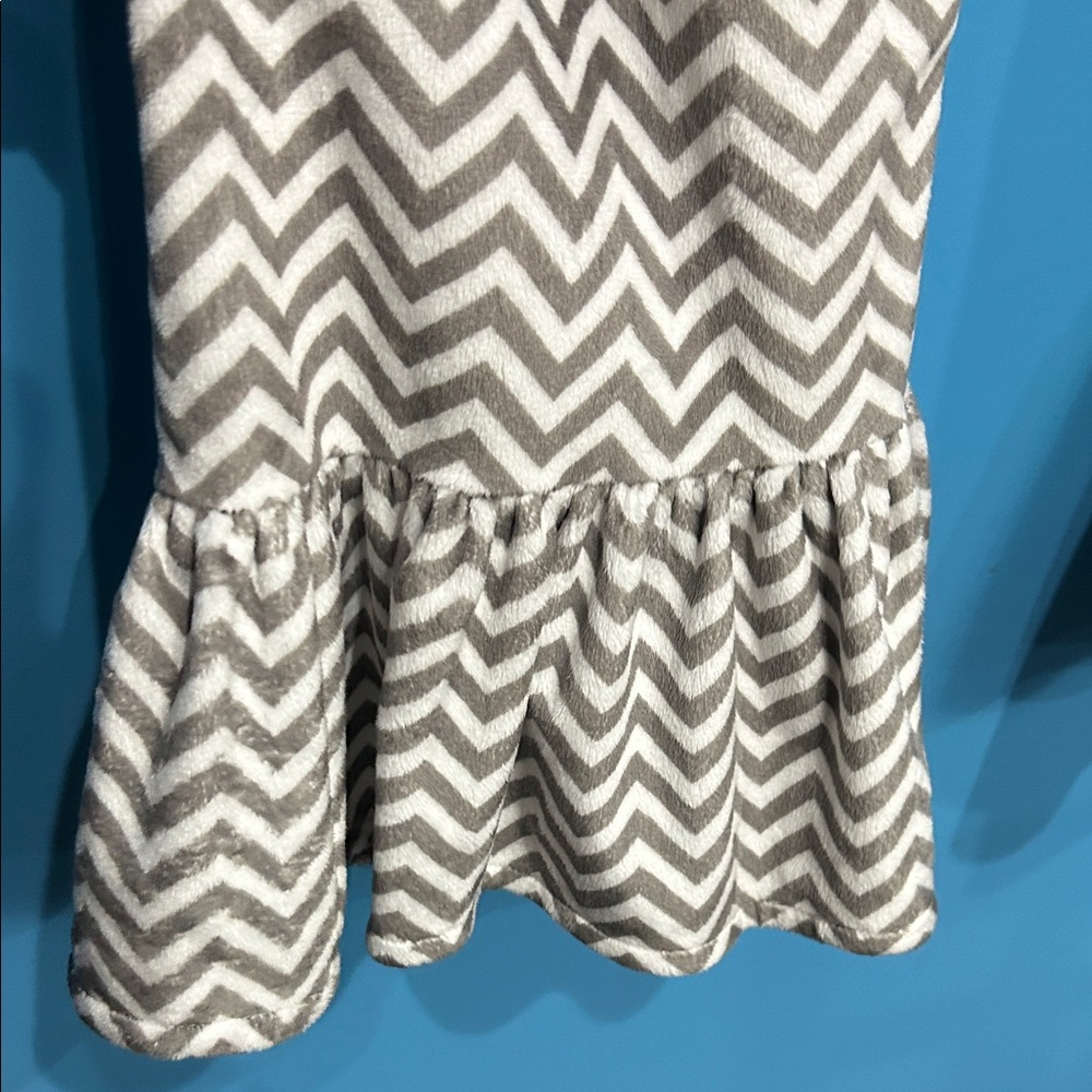 Chevron Patterned LWD 2X Ruffle Hem Pants - Picture 3 of 6